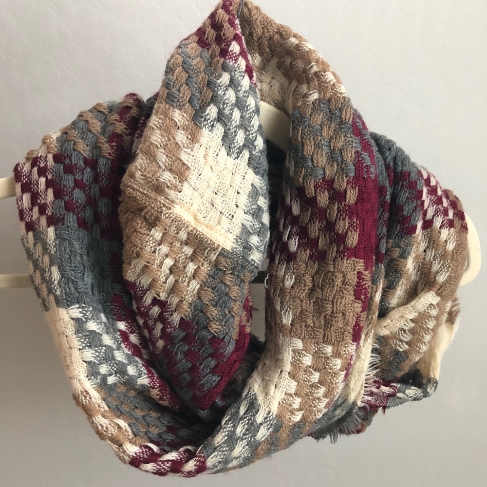 Woven infinity scarf